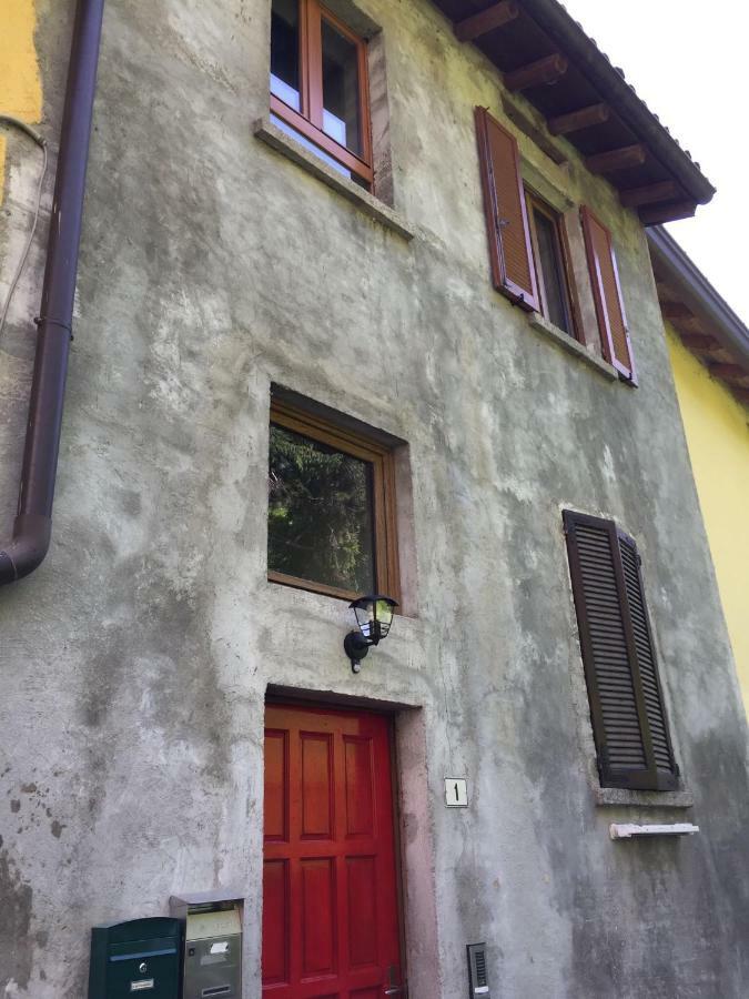 Casa Accogliente Vista Lago Alserio Exterior photo